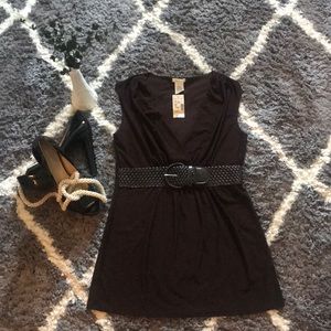 ⭐️NWT Studio Y Top!⭐️